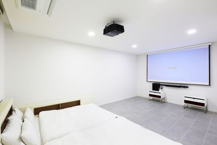 Room 11 of 49