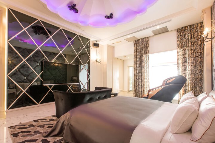 Room 43 of 91