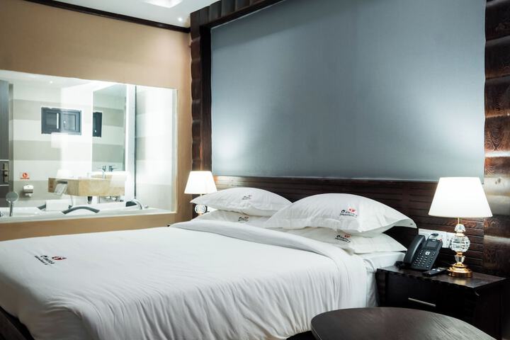 Room 18 of 41