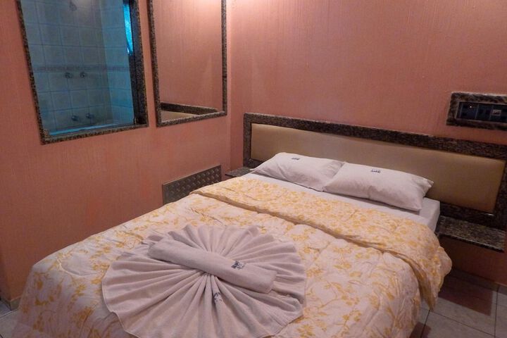 Room 20 of 28