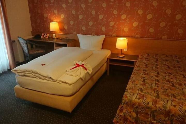 Room 2 of 19