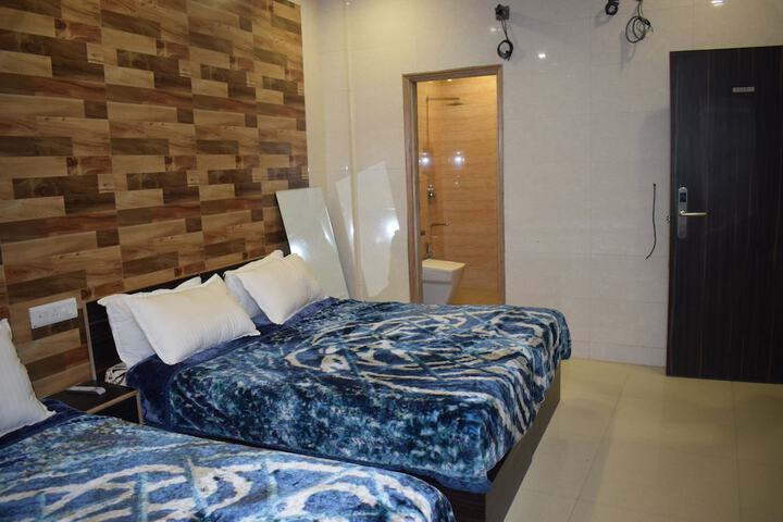 Room 15 of 49