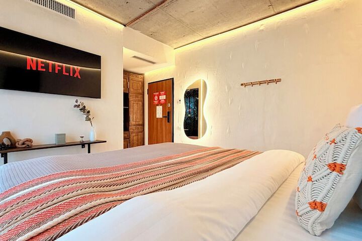 Room 45 of 175