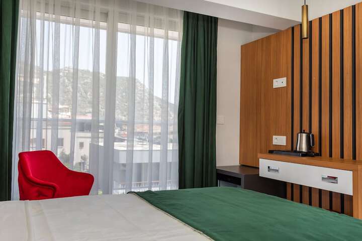 Room 47 of 102