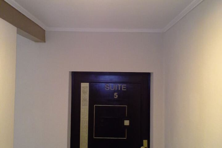 Room 5 of 78