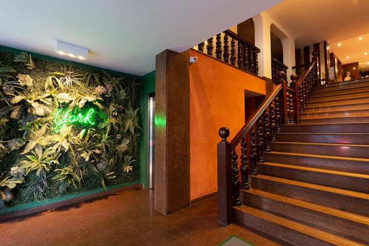 Hotel 62 of 63