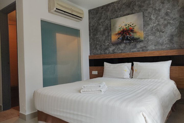 Room 15 of 32
