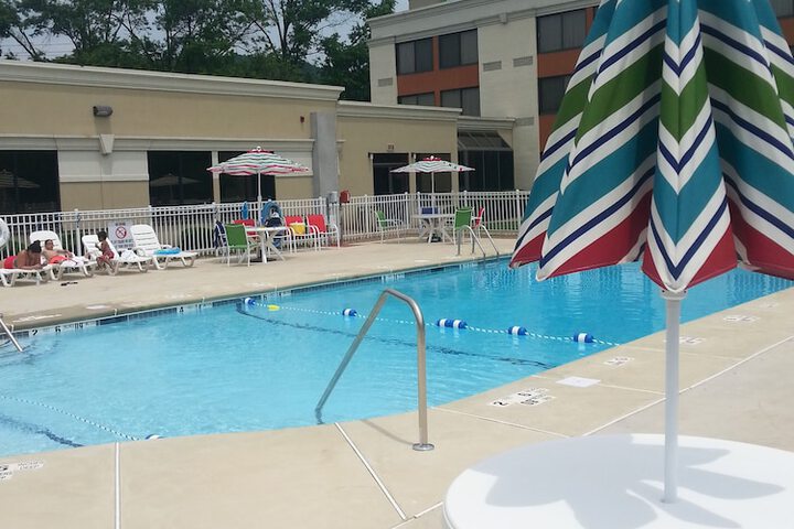 Pool 5 of 9