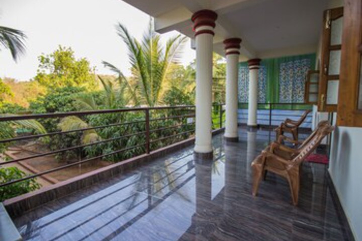 Oyo 12852 Home Peaceful 2Bhk Ashwem