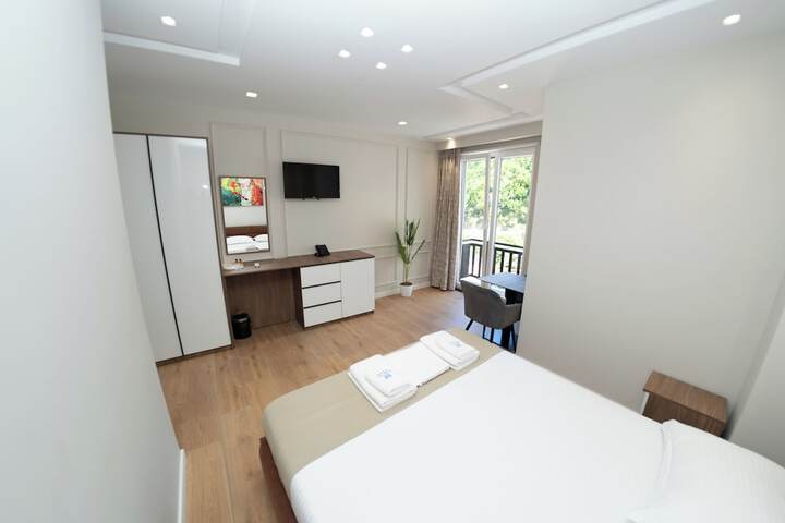 Room 19 of 48