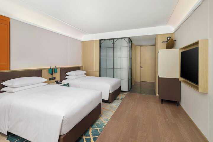 Room 33 of 89