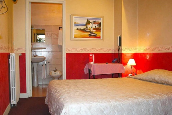 Room 10 of 49