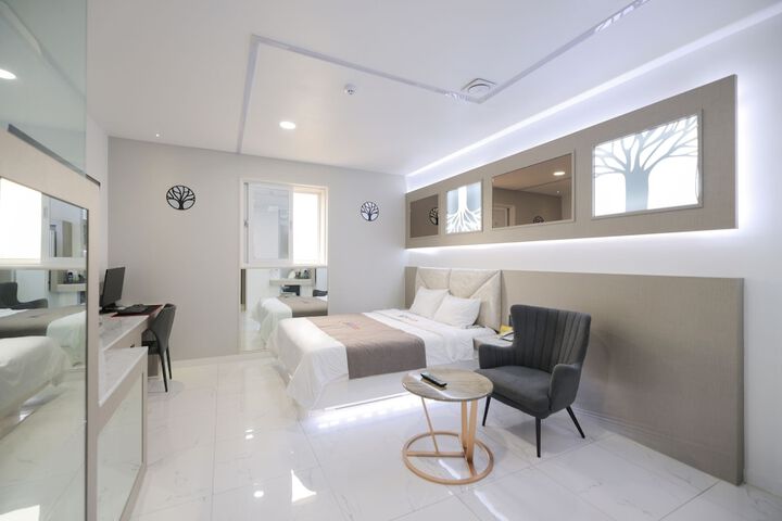 Room 3 of 69