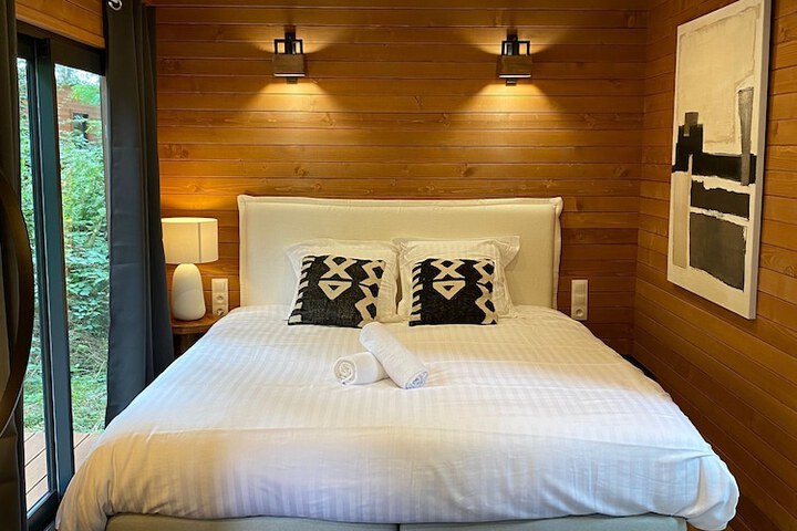 Room 5 of 38