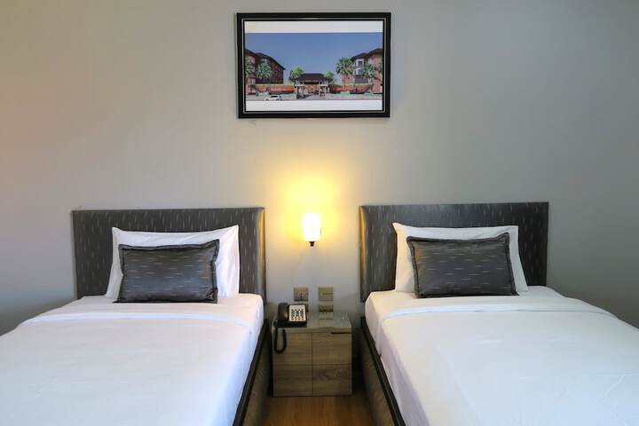 Room 13 of 74