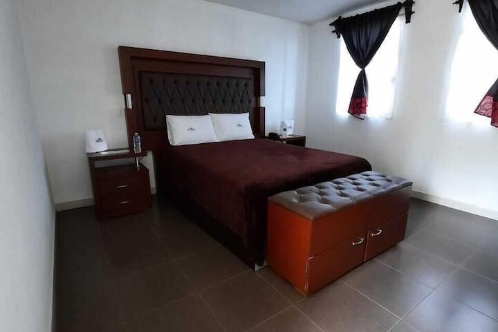 Room 17 of 34