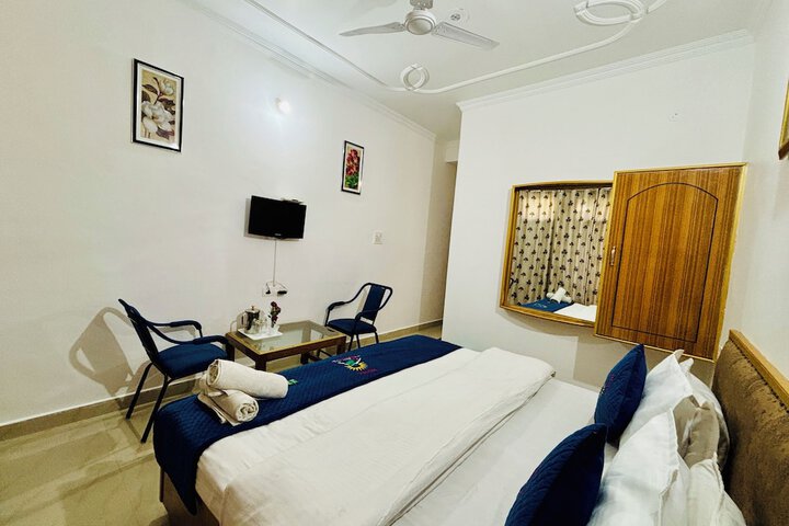 Room 12 of 44