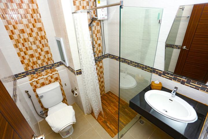 Room 16 of 25