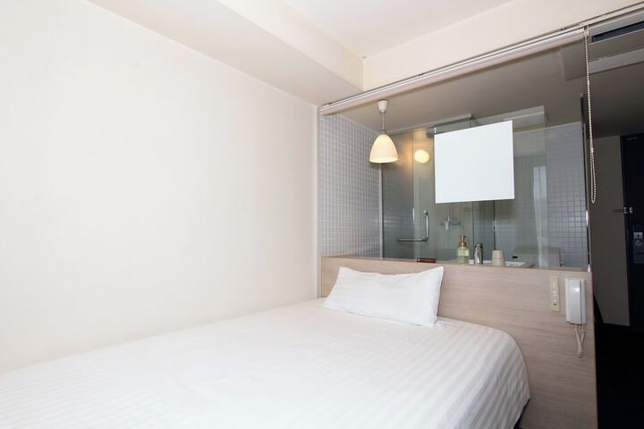 Room 14 of 36