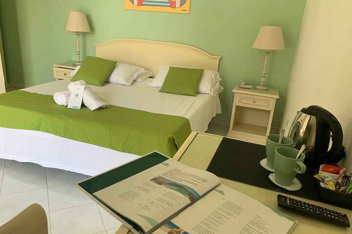 Room 2 of 22
