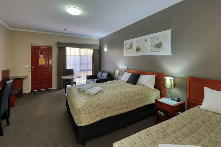 Room 6 of 34