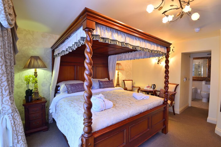 Room 6 of 61