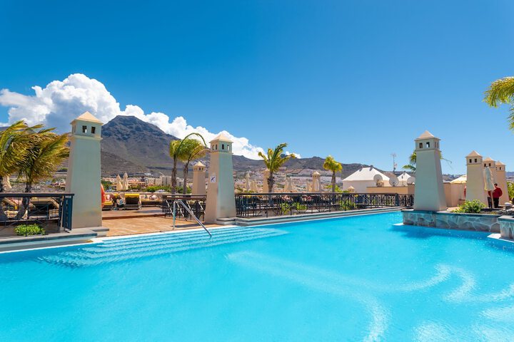Pool Hotel
