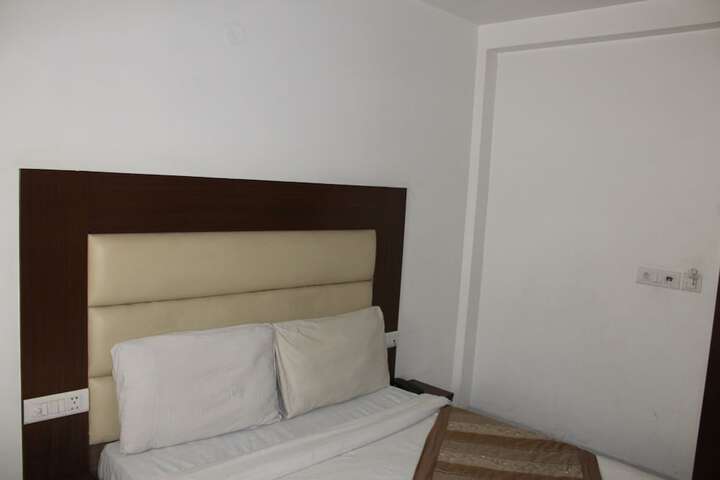 Room 5 of 21