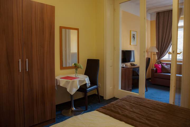 Room 8 of 67