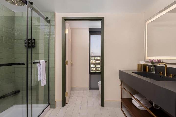 Bathroom shower