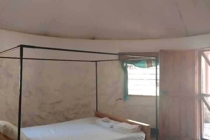 Room 2 of 23