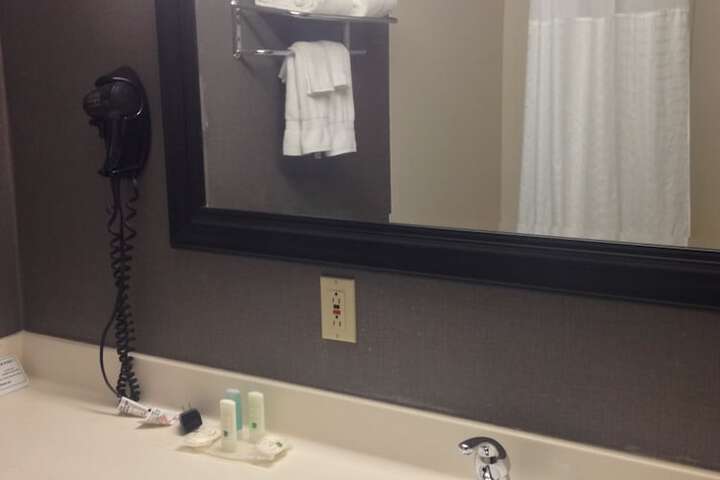 Bathroom sink