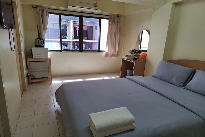 Room 12 of 21