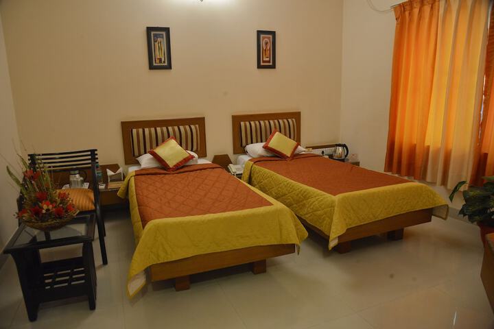 Room 9 of 30