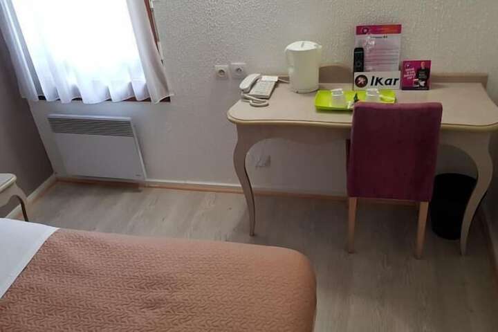 Room 12 of 23