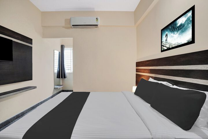 Room 6 of 33