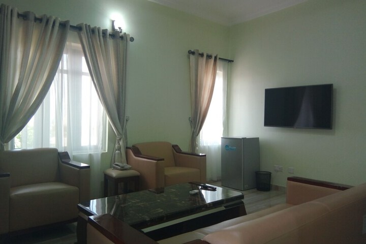 Room 13 of 32