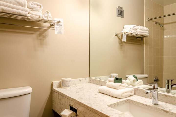 Room 213 of 266
