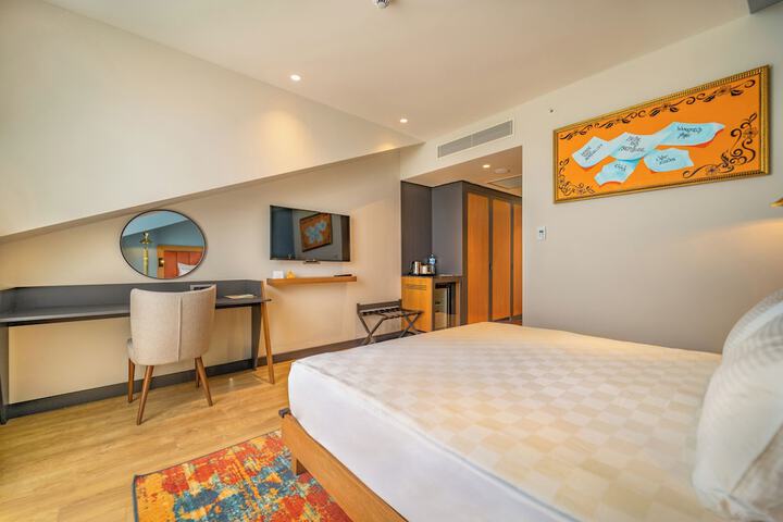 Room 13 of 75