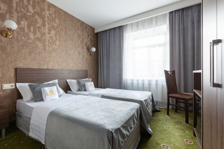 Room 7 of 49