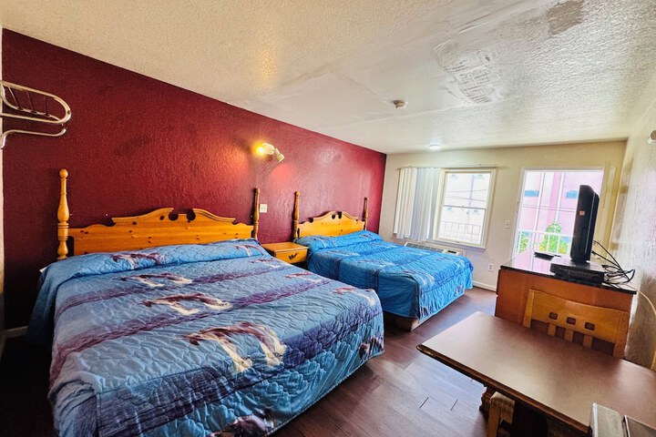 2 King Beds (10 of 19)
