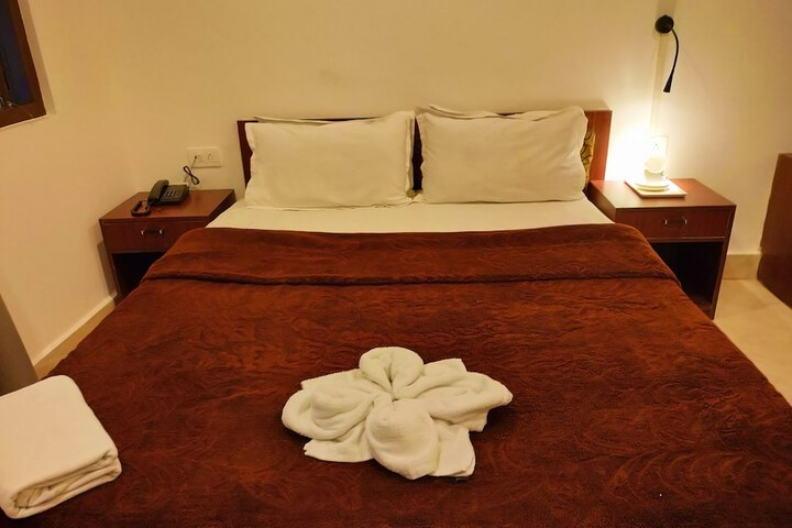 Room 10 of 20