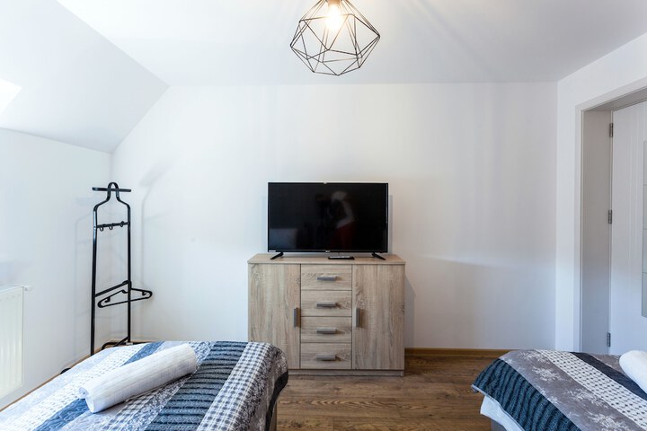 Room 6 of 24