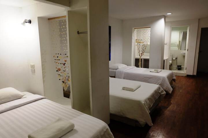 Room 47 of 130