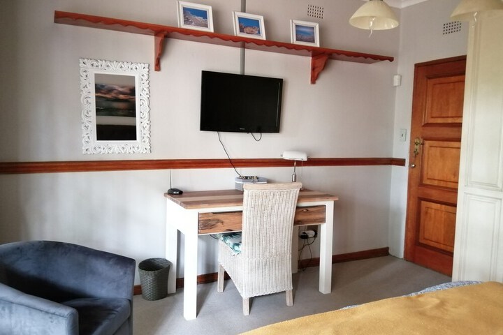 Room 2 of 111