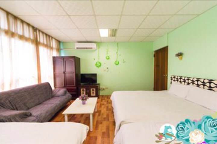 Room 17 of 44