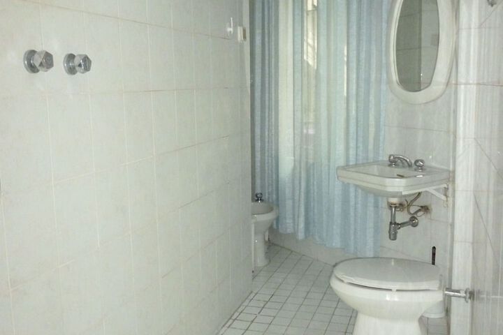 Room 28 of 37
