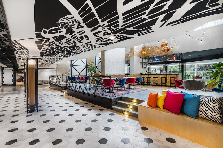 Guest Lobby