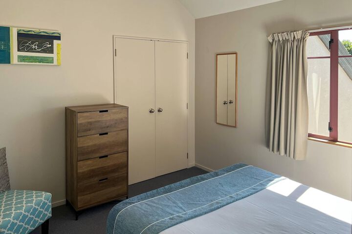 Room 90 of 302