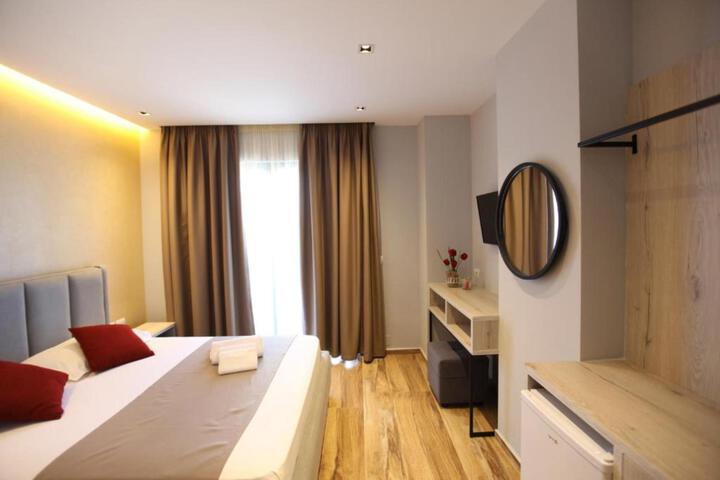 Room 30 of 143